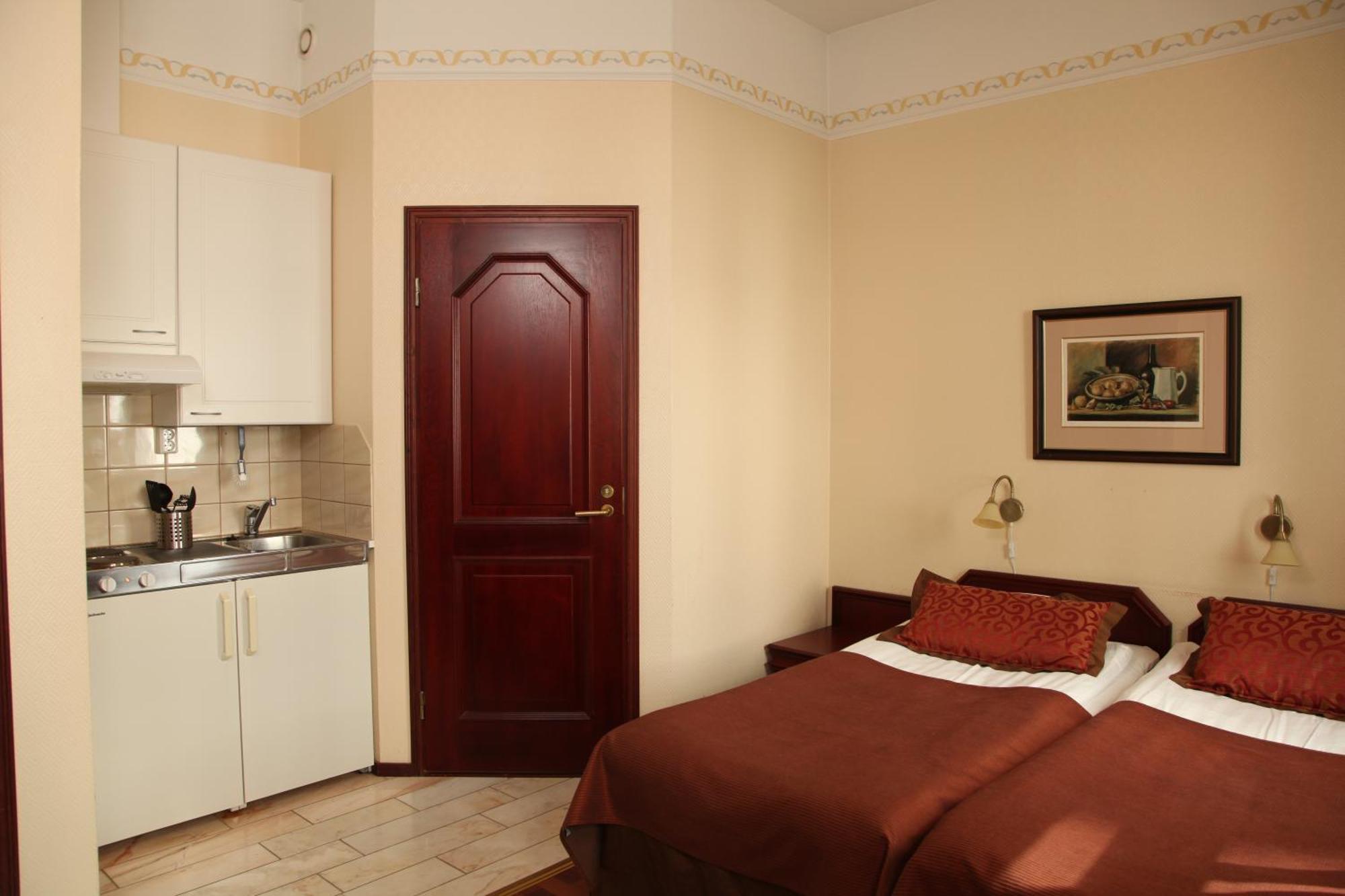 Hotel Astor Вааса Екстериор снимка