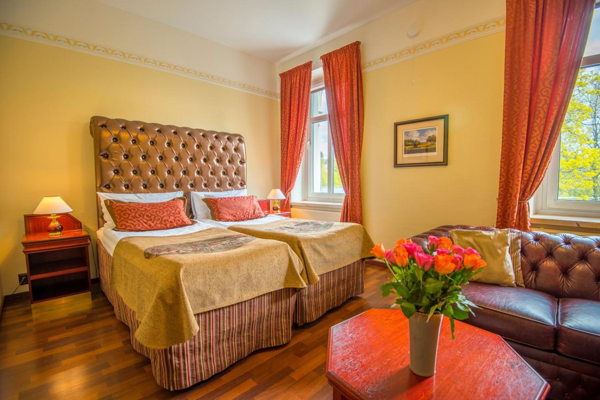 Hotel Astor Вааса Екстериор снимка