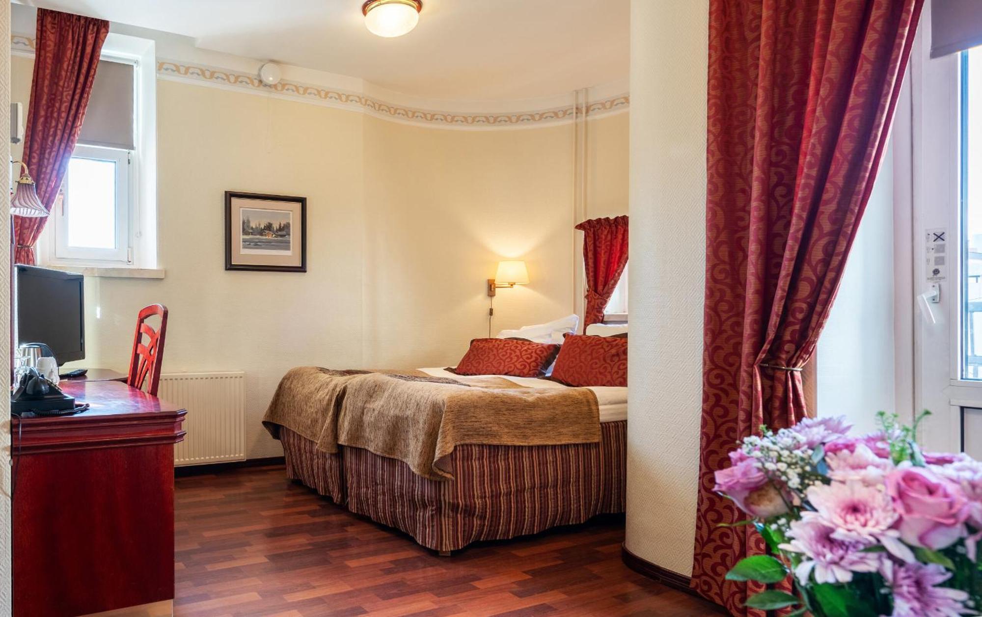 Hotel Astor Вааса Екстериор снимка